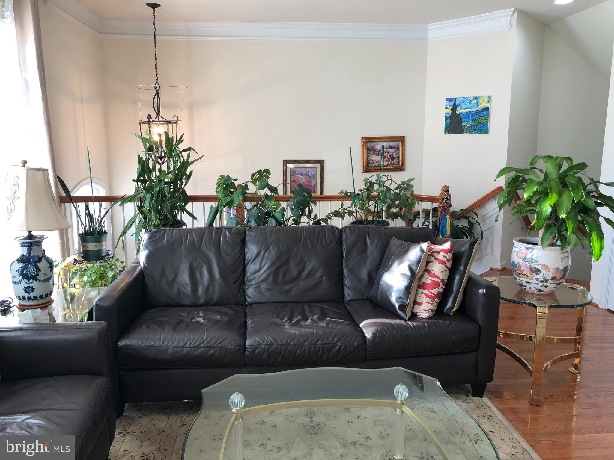 EAST GATE - Residential