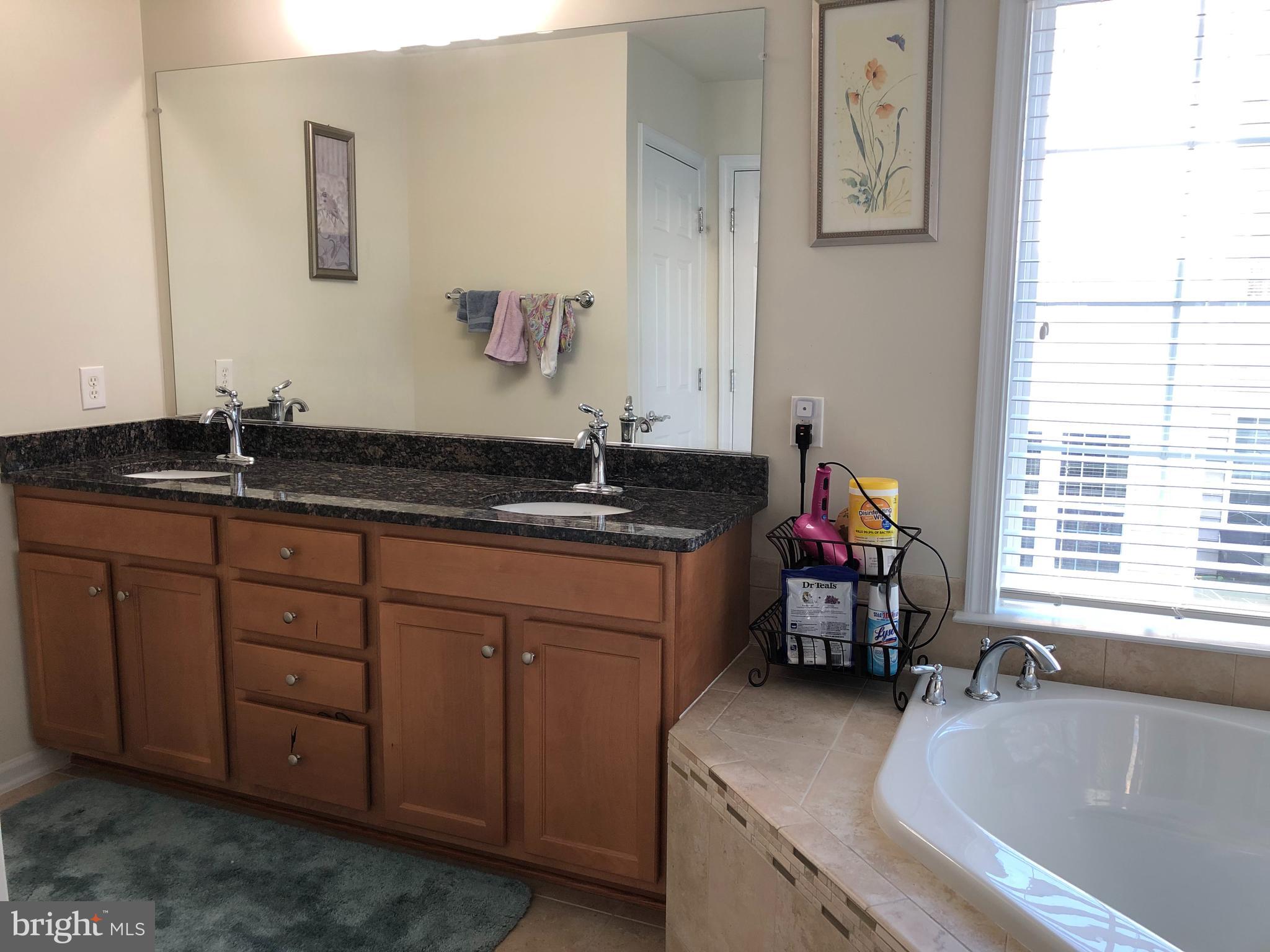 EAST GATE - Residential