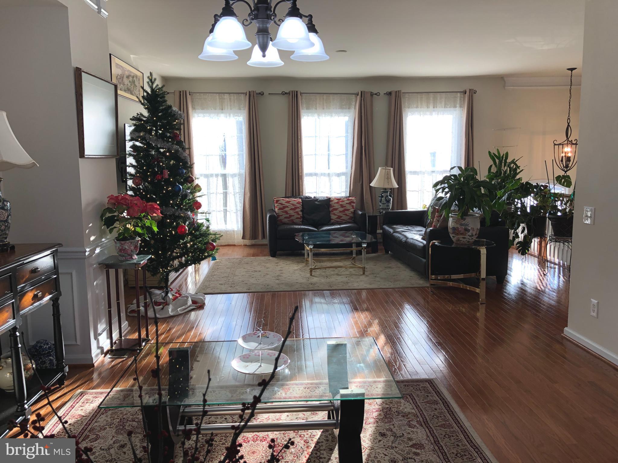 EAST GATE - Residential