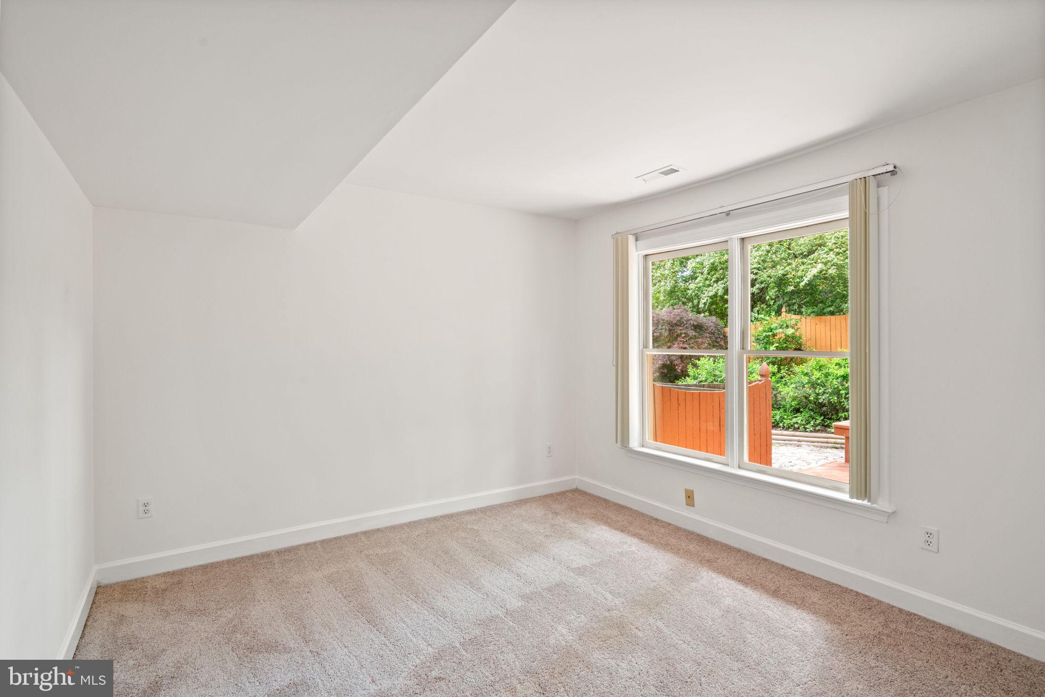 STONERIDGE KNOLL - Residential