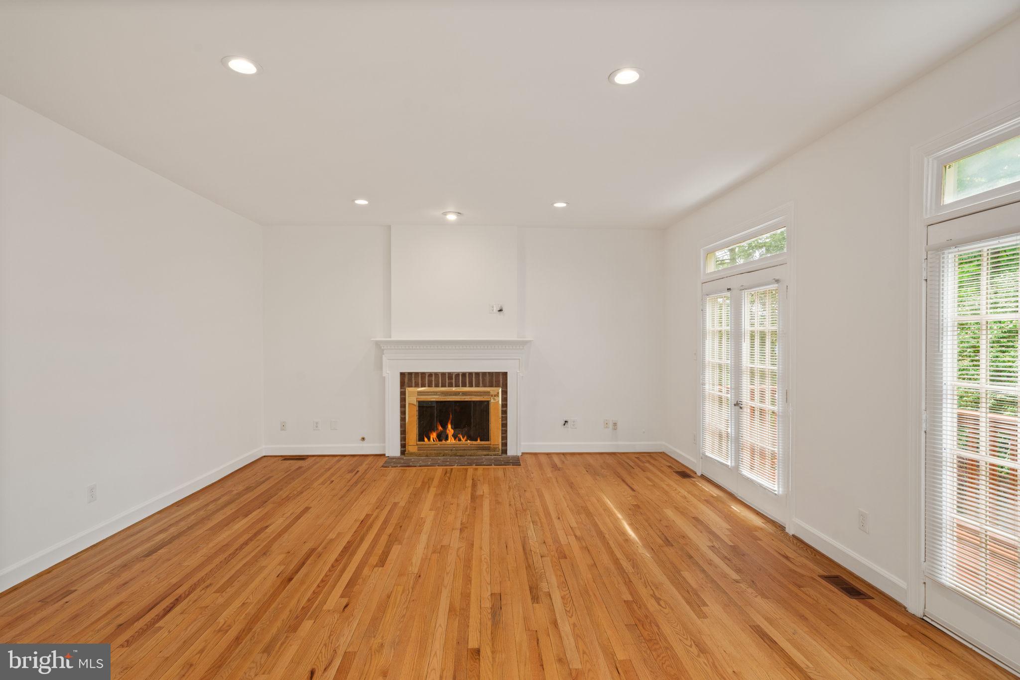 STONERIDGE KNOLL - Residential