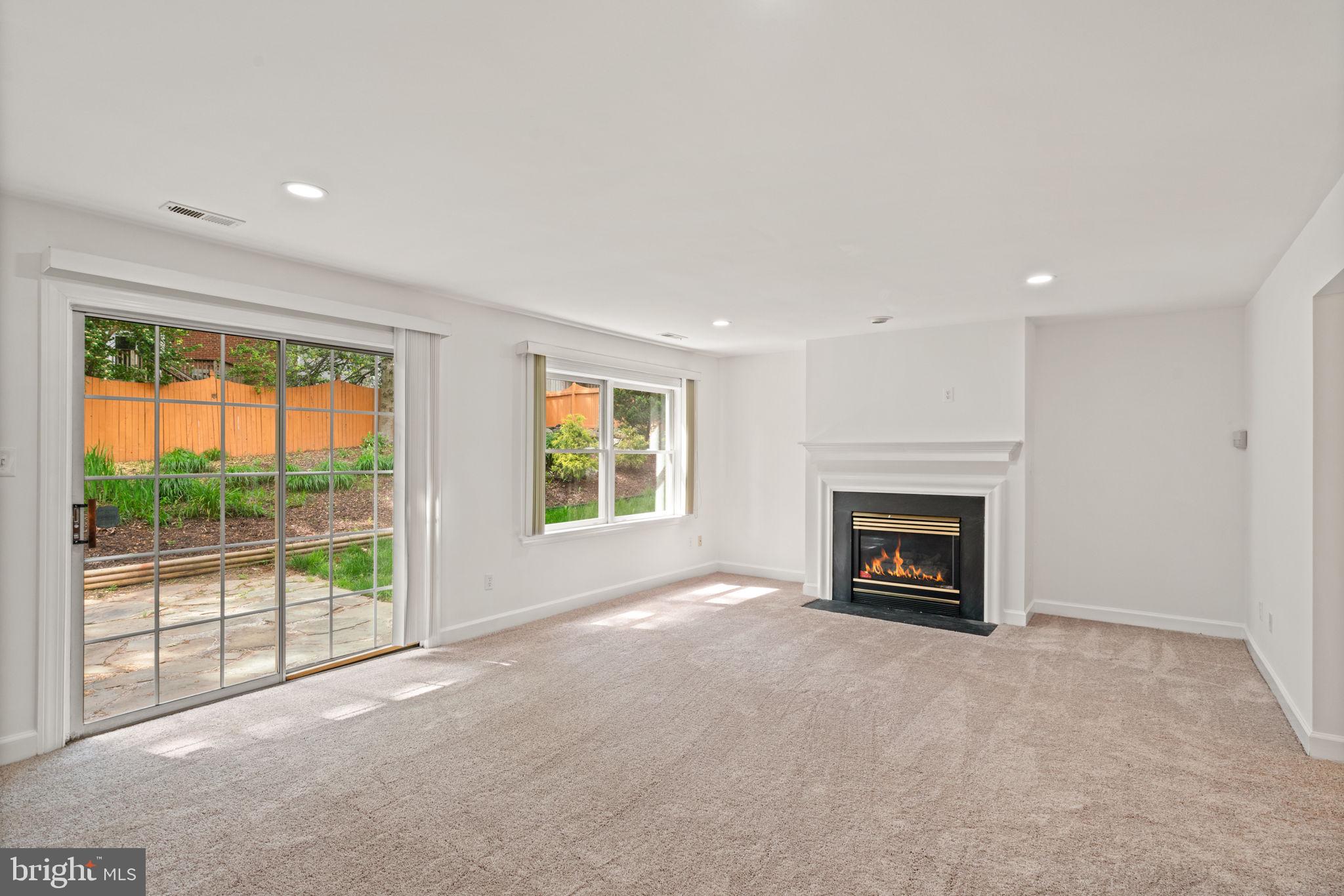 STONERIDGE KNOLL - Residential