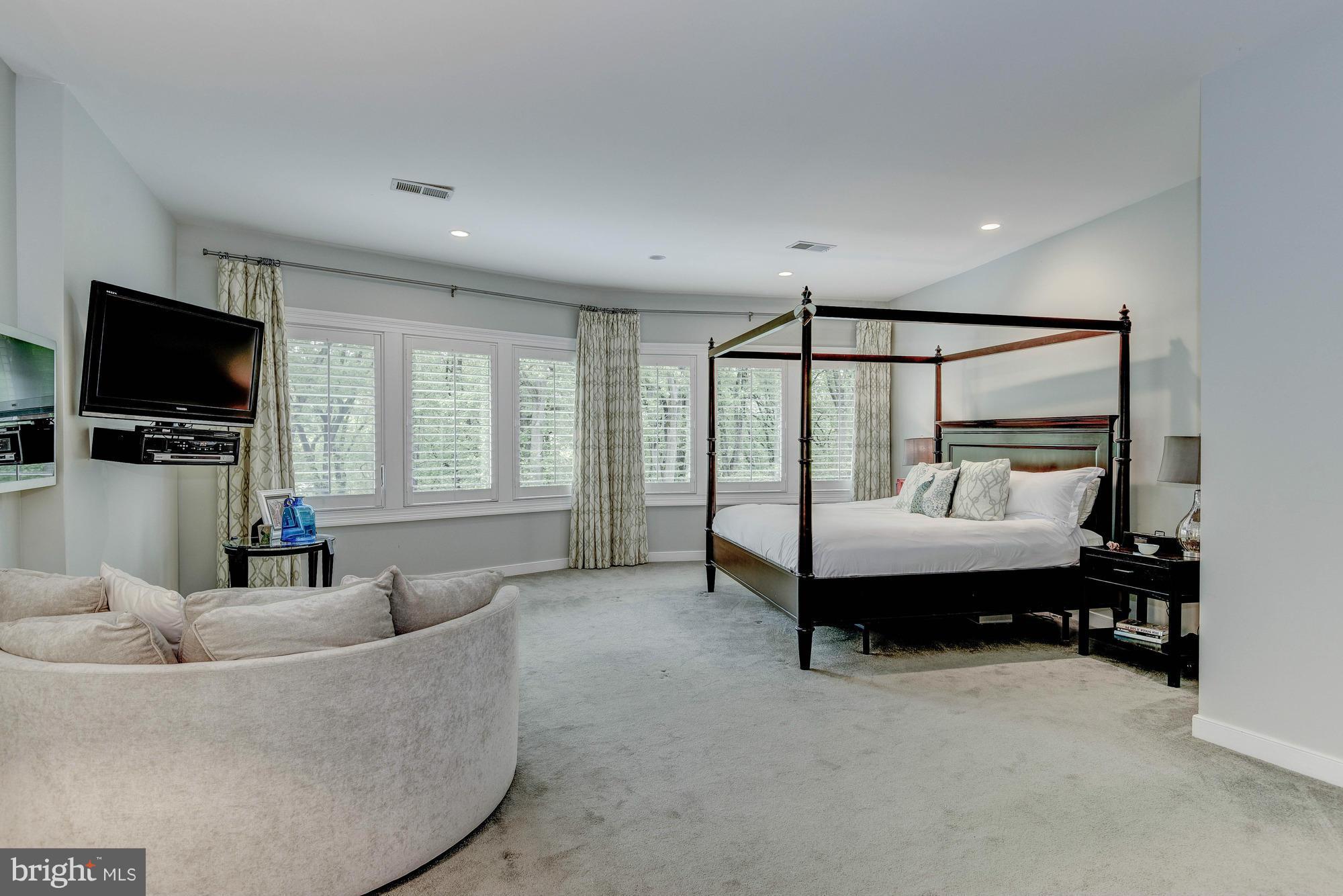 BELLEVUE FOREST - Residential