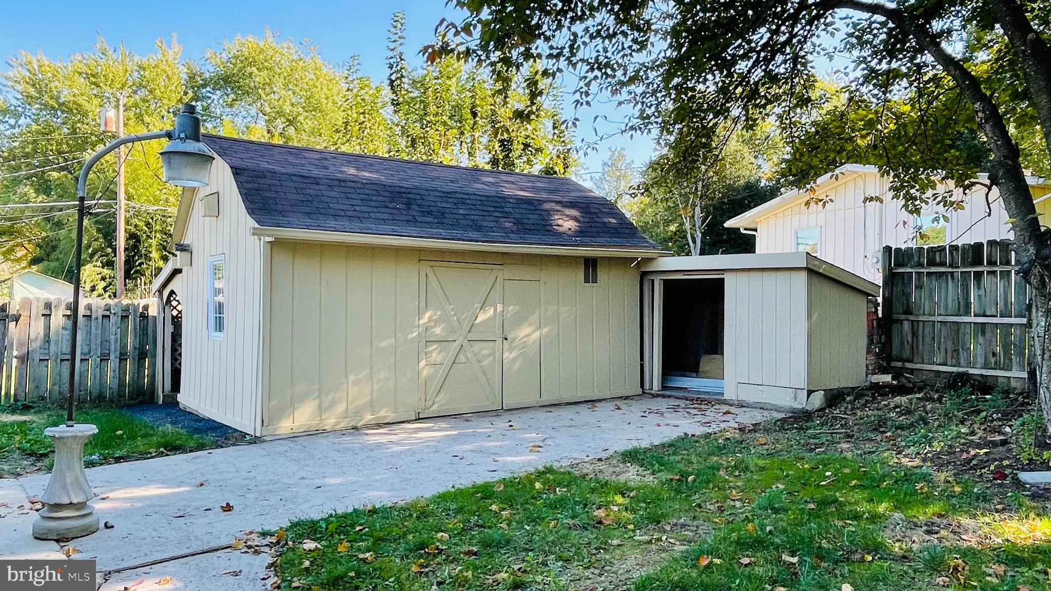 WHITE ROCK - Residential