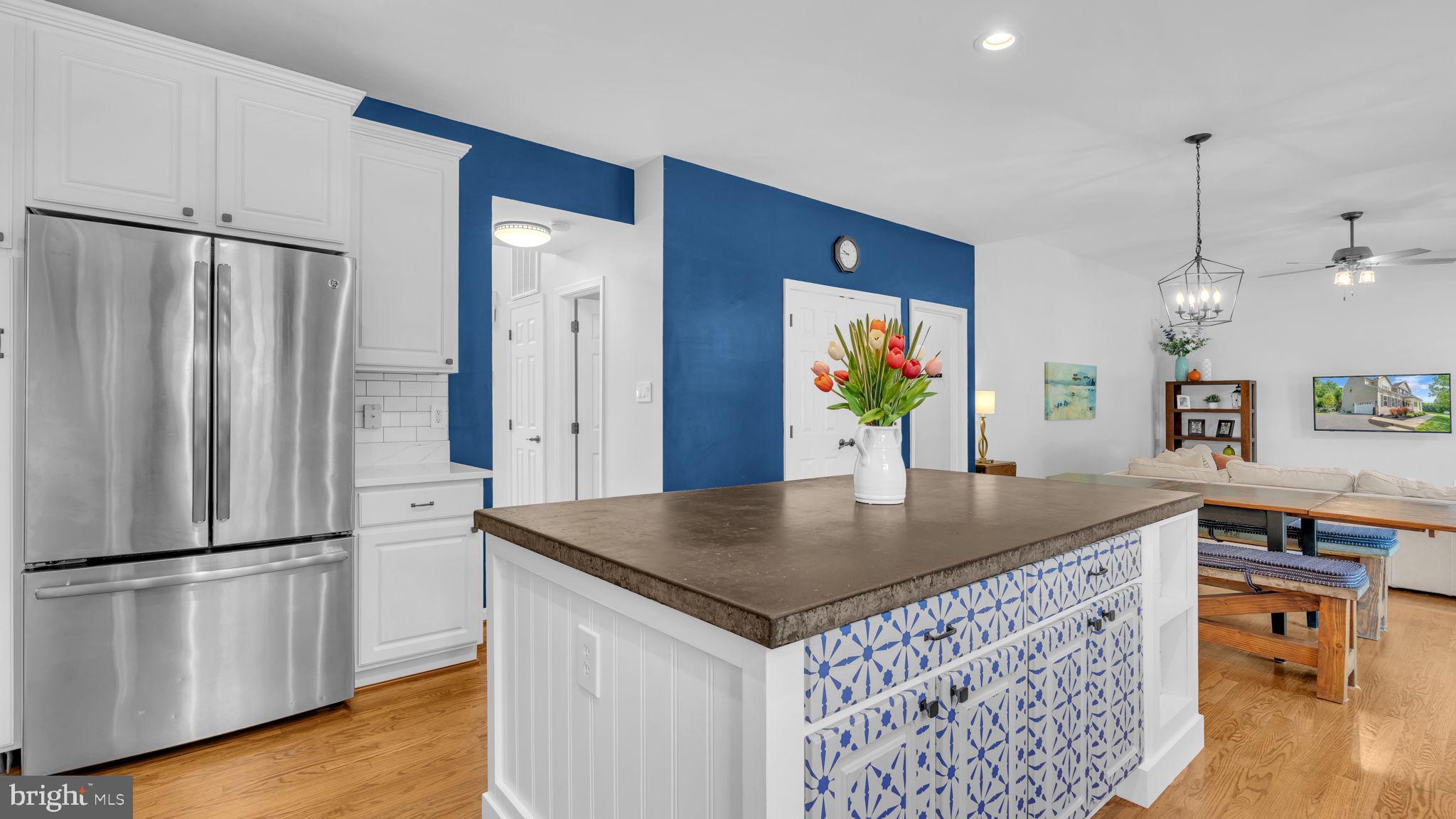 OAKMONT MANOR - Residential