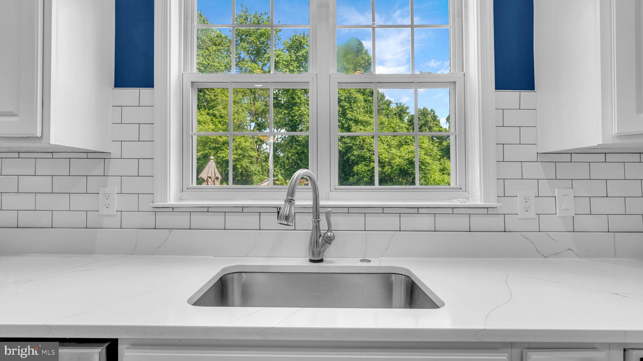 OAKMONT MANOR - Residential