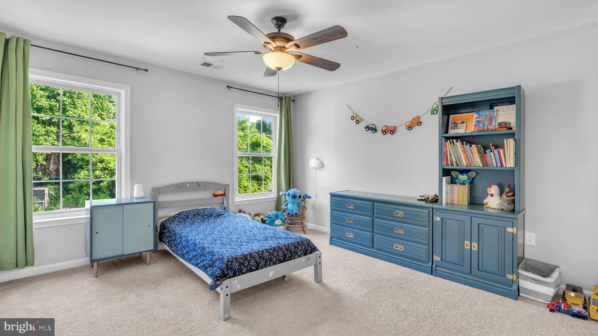 OAKMONT MANOR - Residential