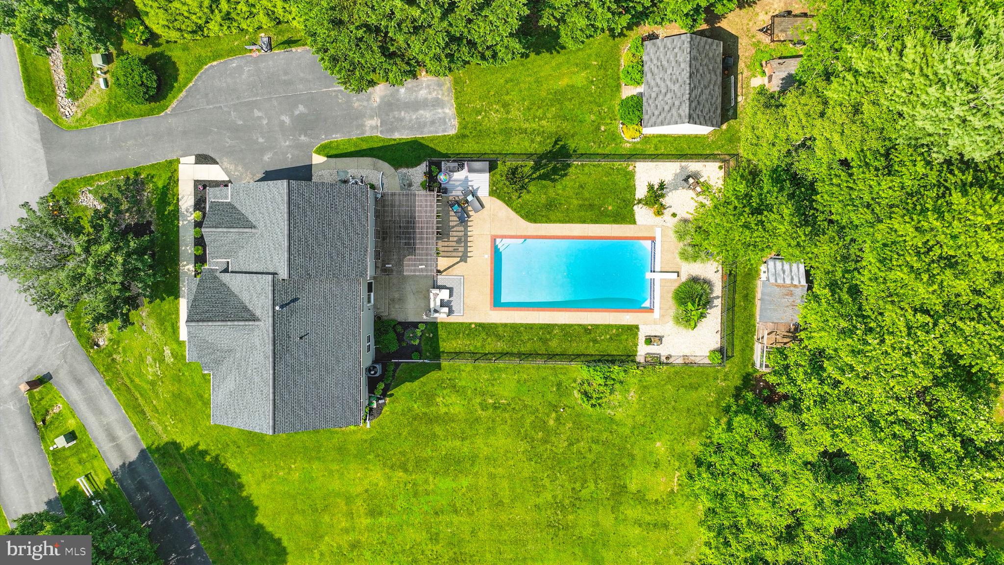 OAKMONT MANOR - Residential