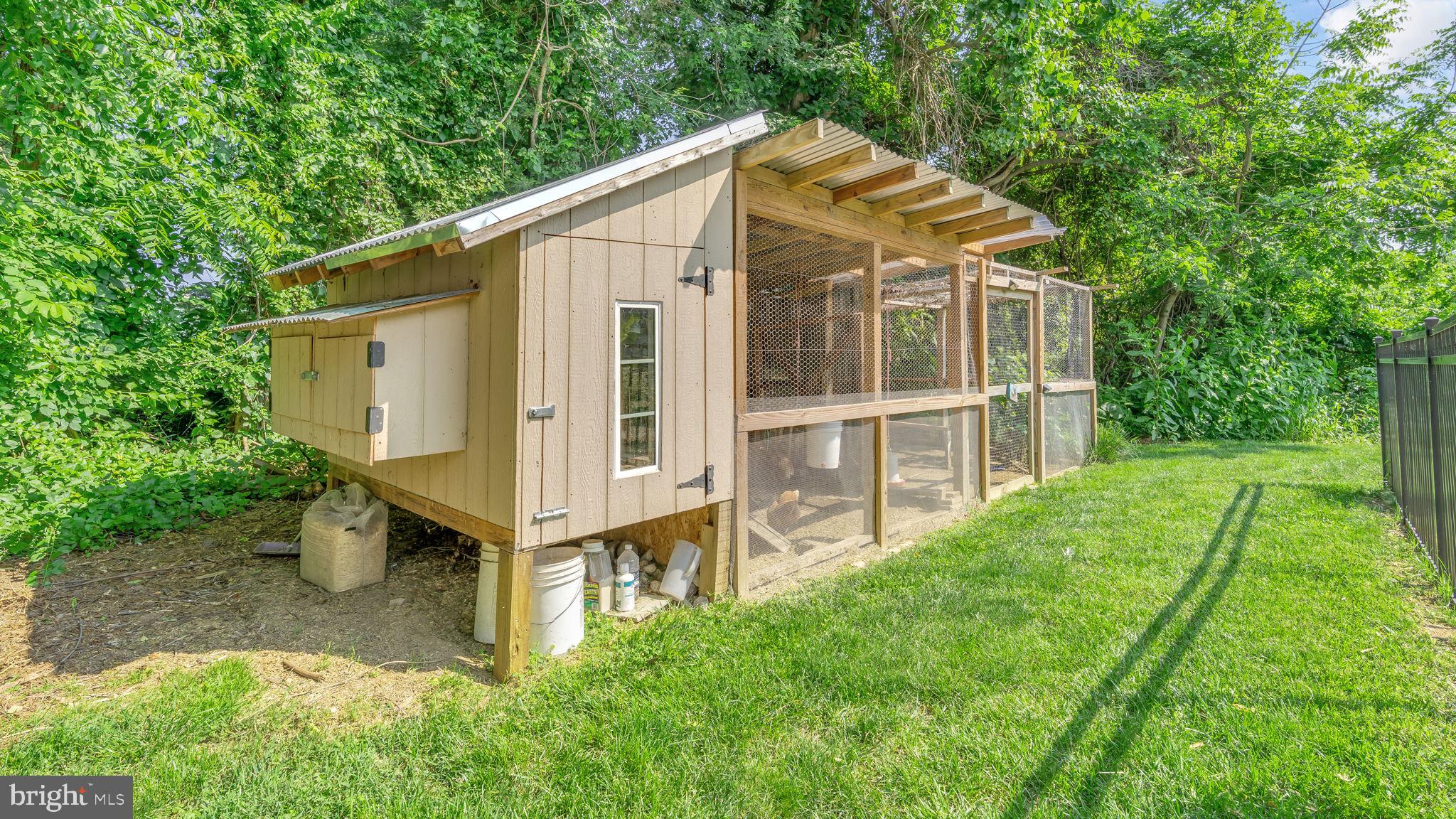 OAKMONT MANOR - Residential