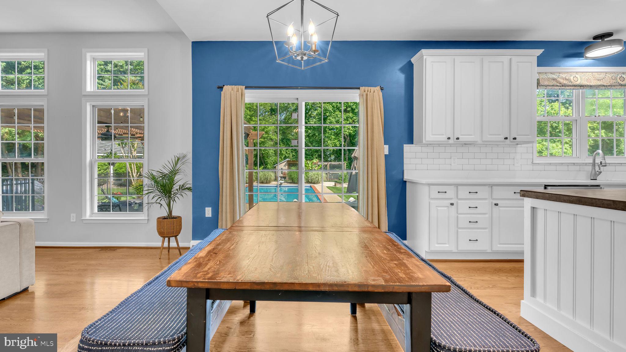 OAKMONT MANOR - Residential