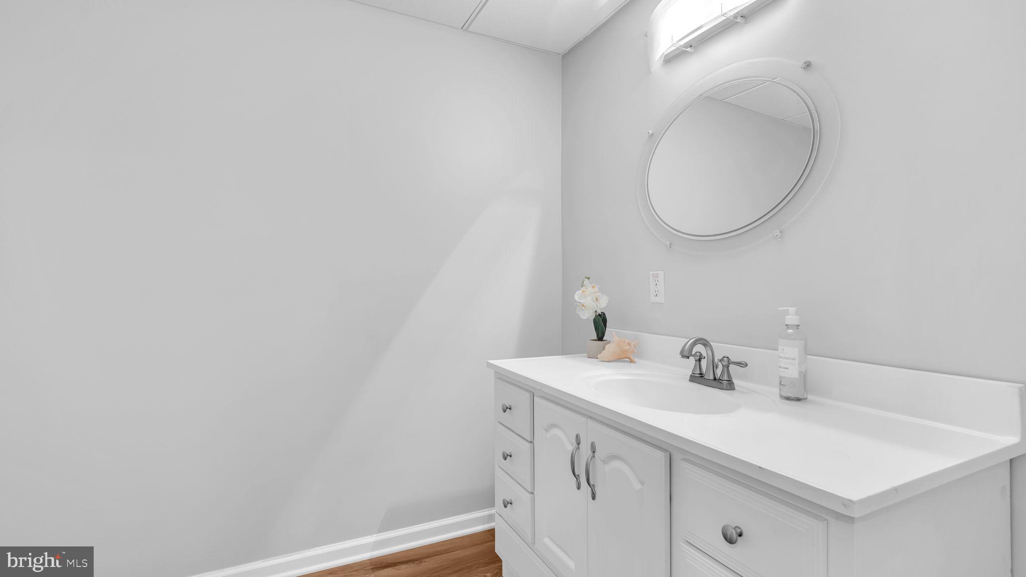 OAKMONT MANOR - Residential