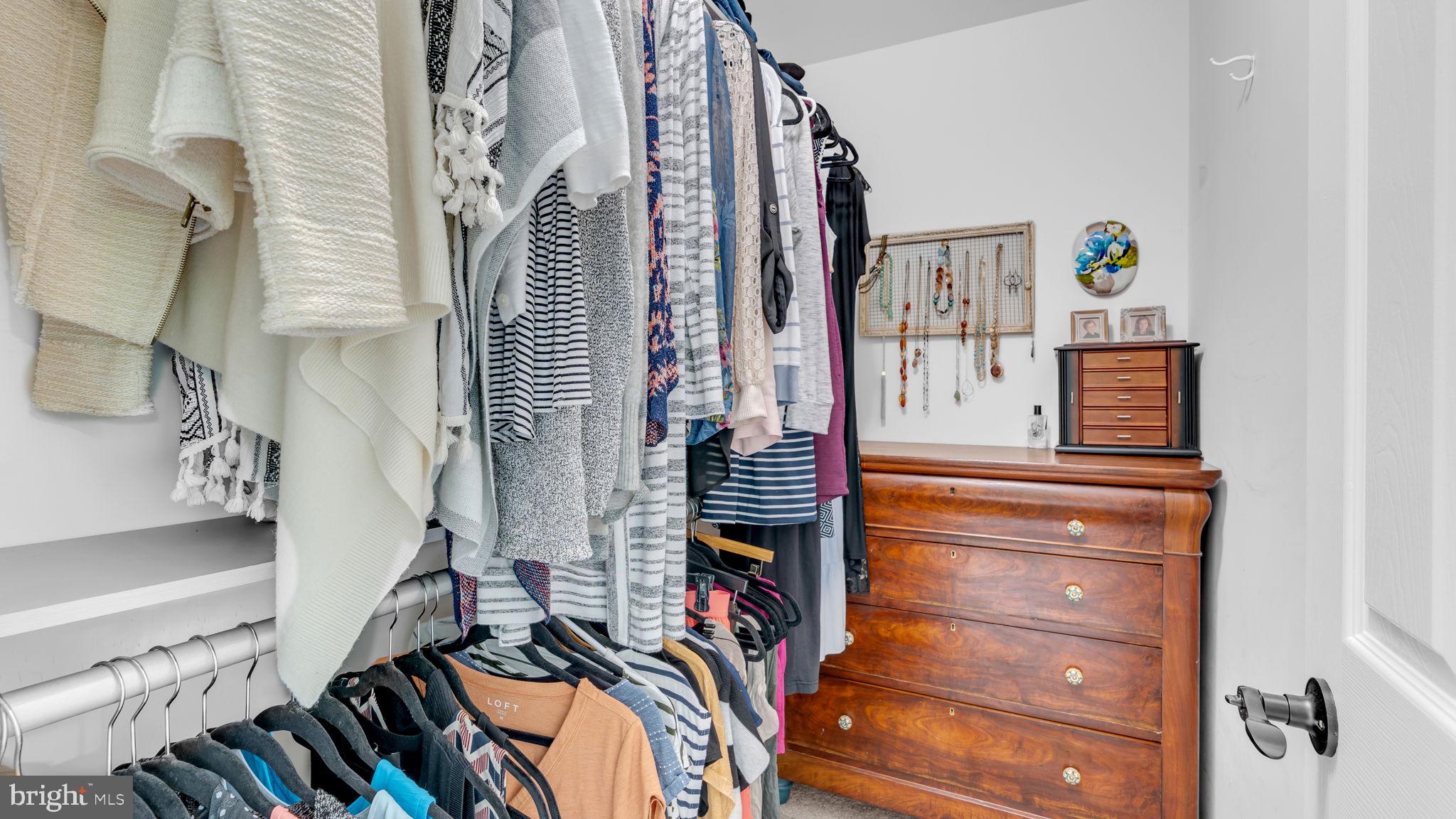 OAKMONT MANOR - Residential