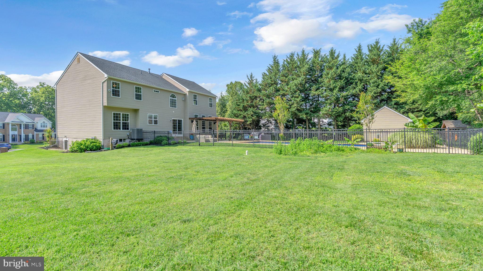 OAKMONT MANOR - Residential