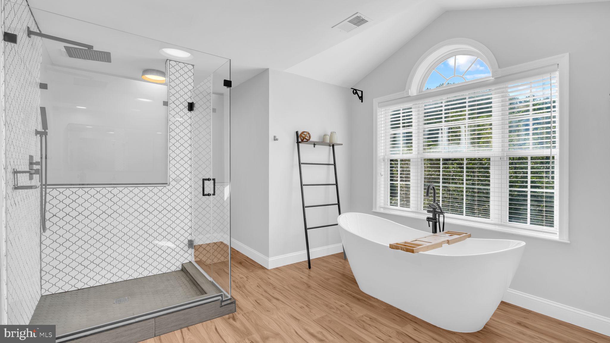 OAKMONT MANOR - Residential