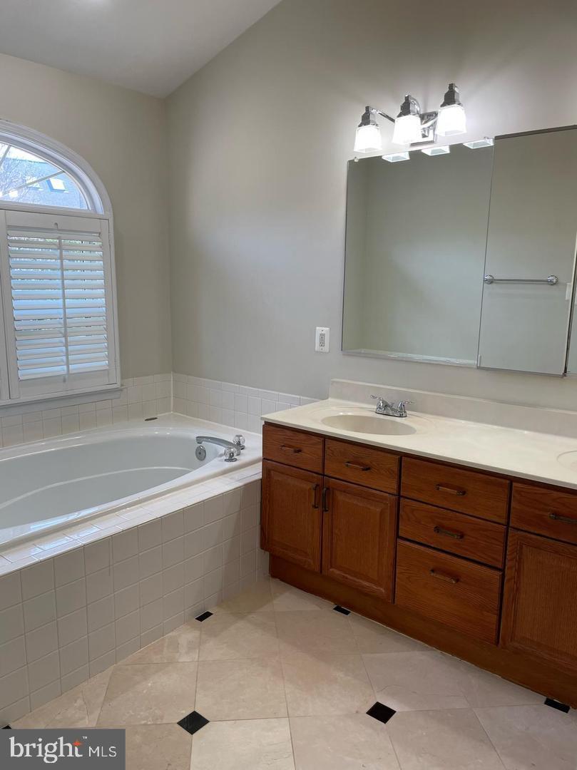 MIDDLEFORD - Residential Lease