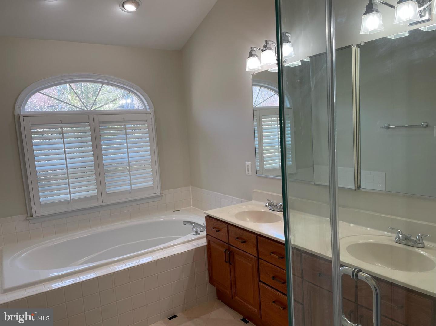 MIDDLEFORD - Residential Lease