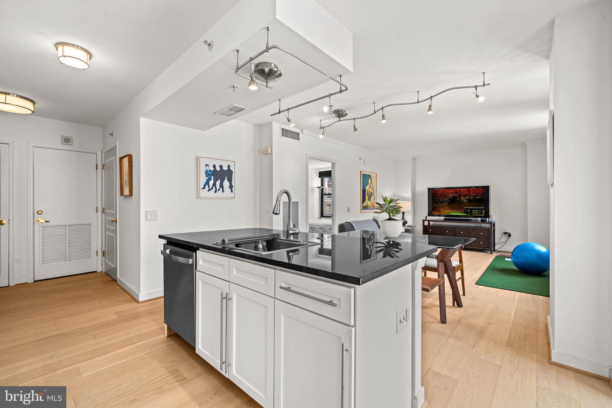 631 D STREET NW 834