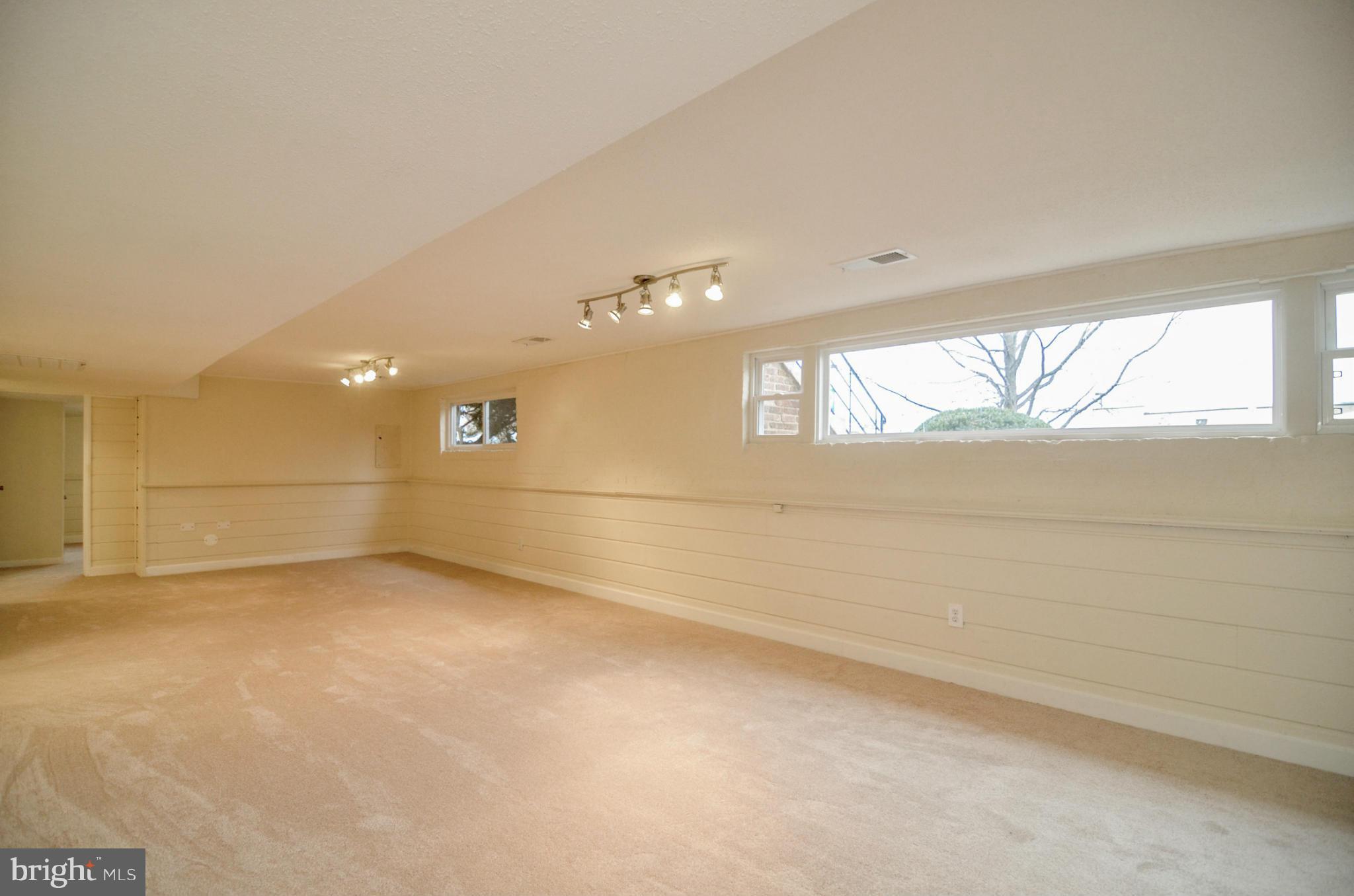 ROLF HEIGHTS - Residential