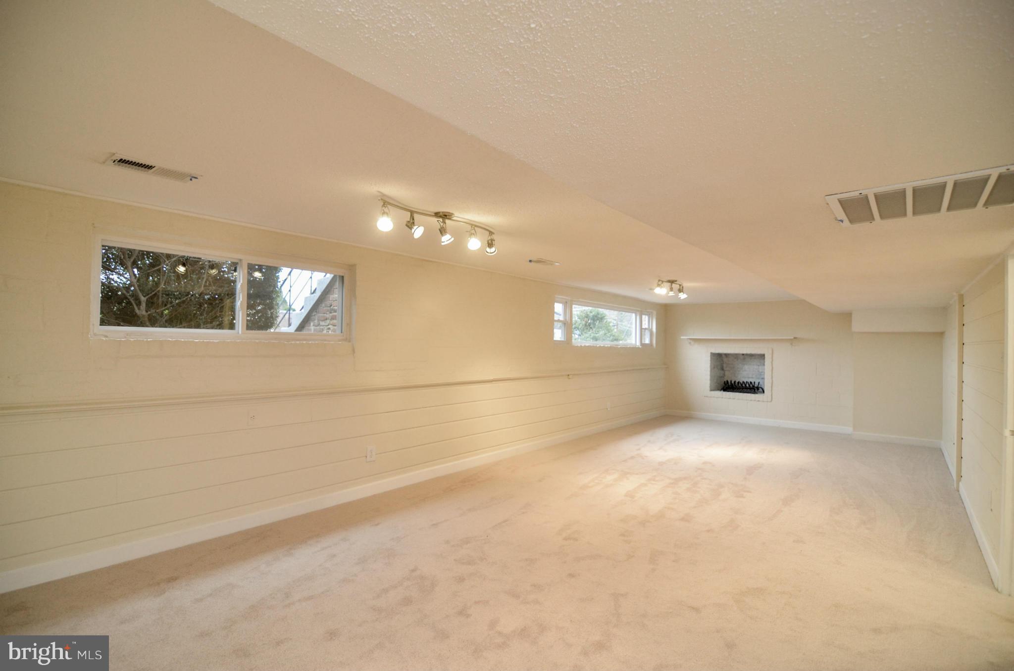 ROLF HEIGHTS - Residential