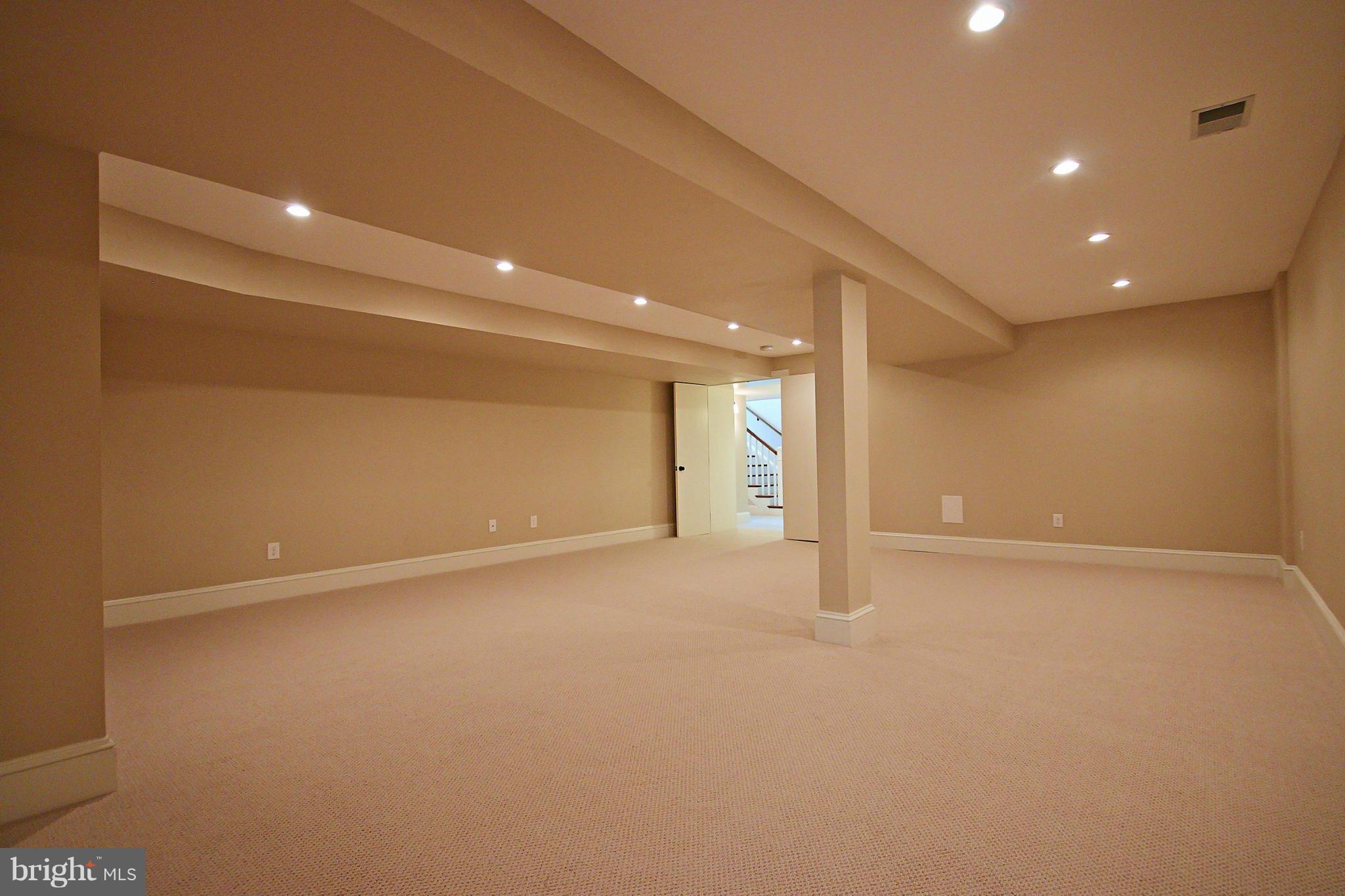 COUNTRY CLUB HILLS - Residential