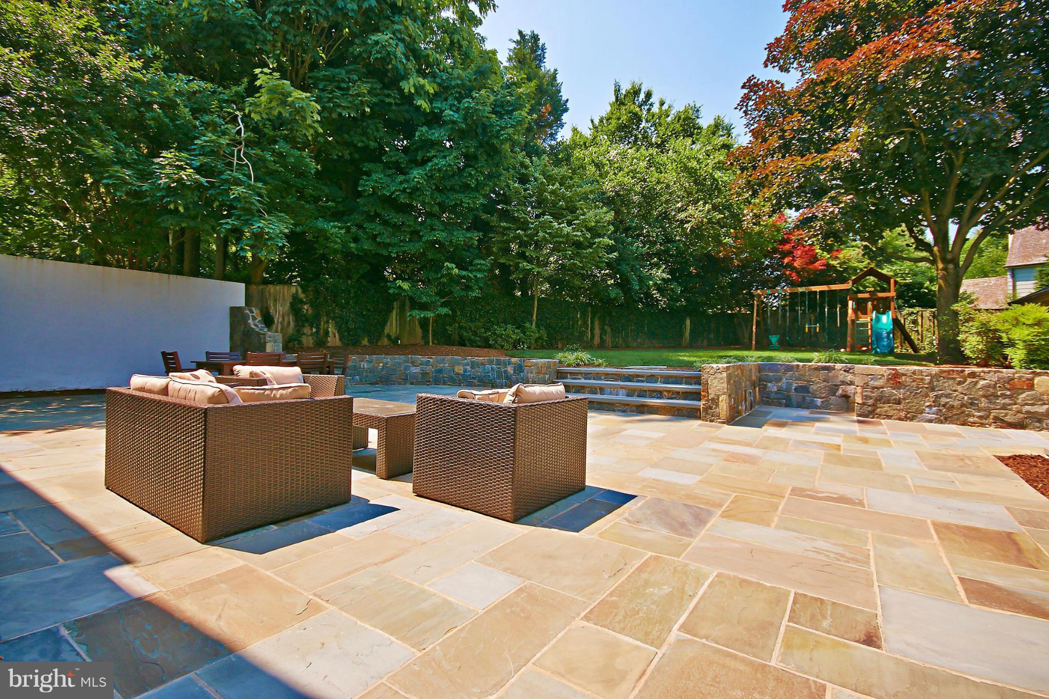 COUNTRY CLUB HILLS - Residential