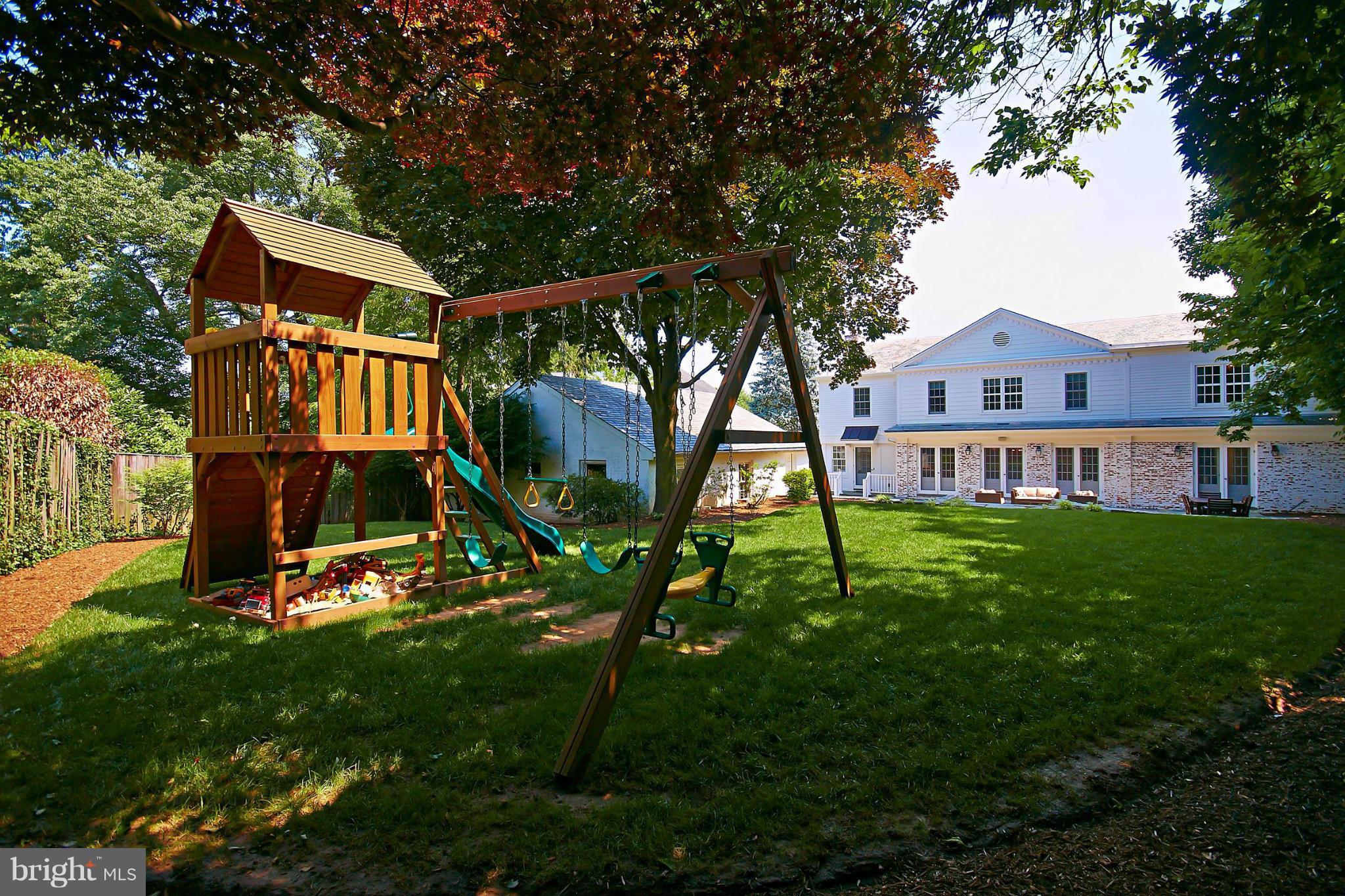 COUNTRY CLUB HILLS - Residential