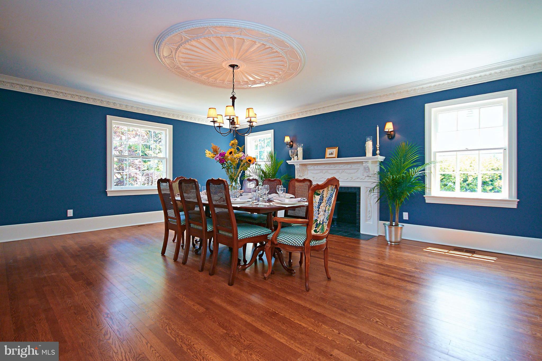 COUNTRY CLUB HILLS - Residential