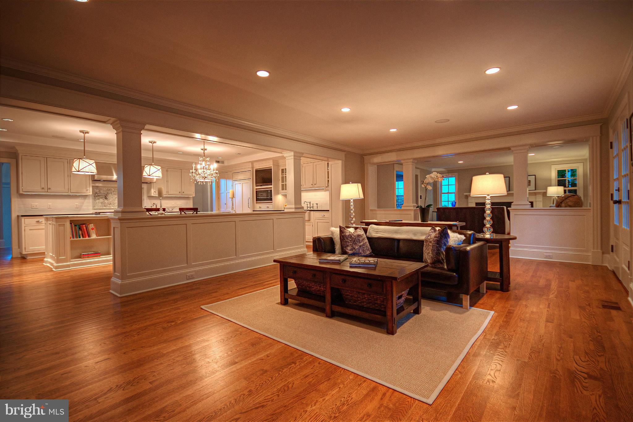 COUNTRY CLUB HILLS - Residential