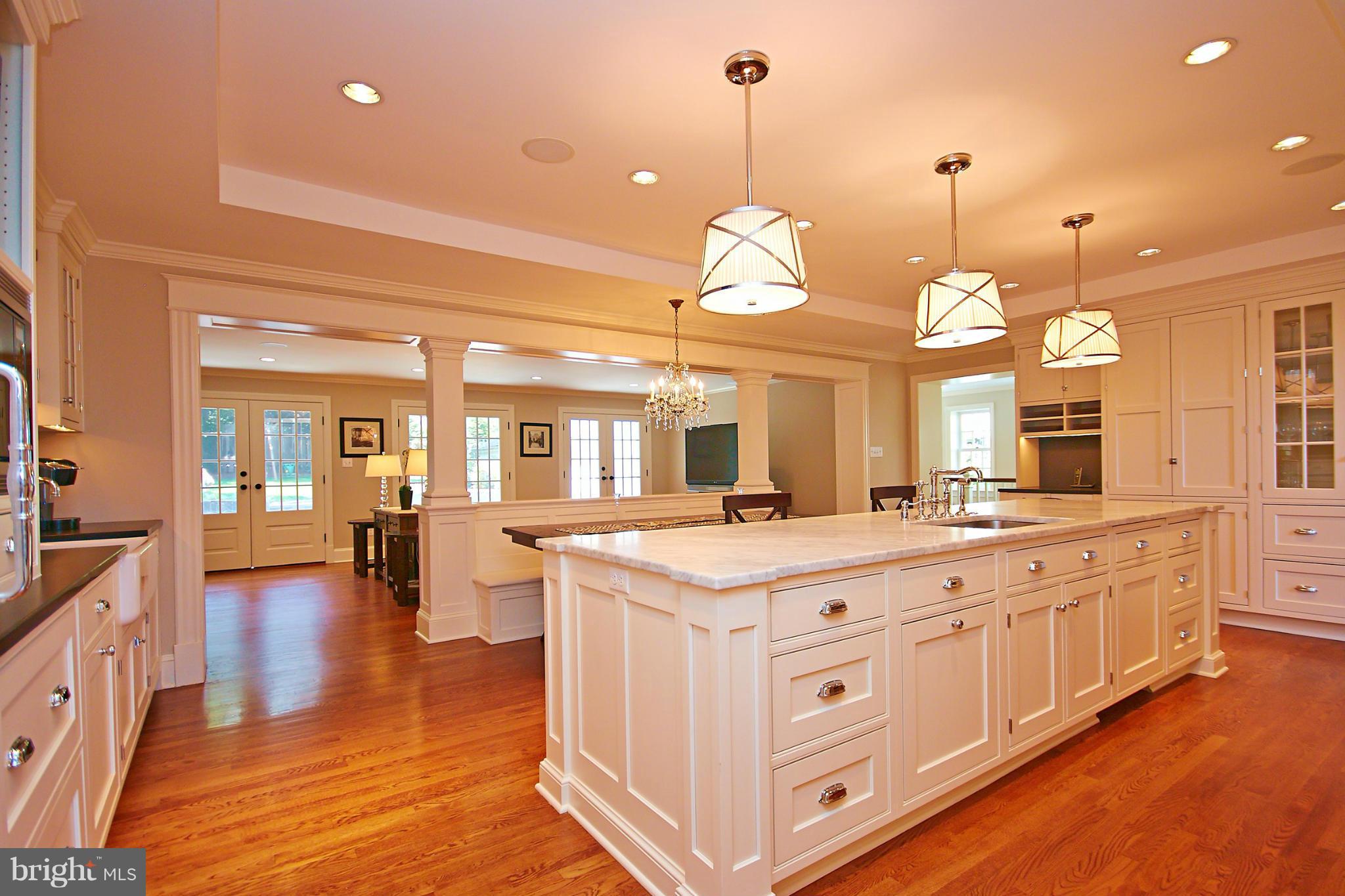 COUNTRY CLUB HILLS - Residential