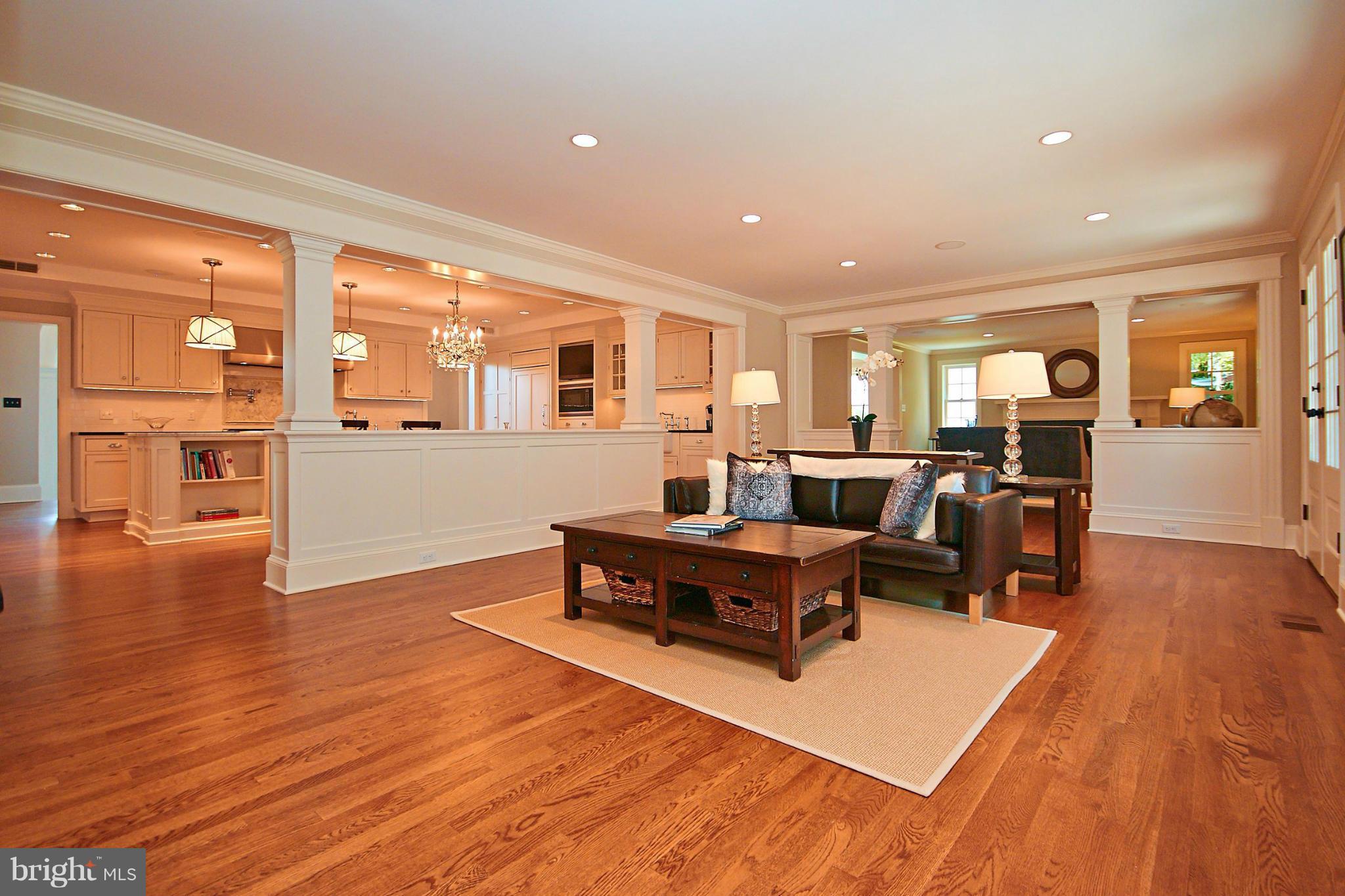 COUNTRY CLUB HILLS - Residential