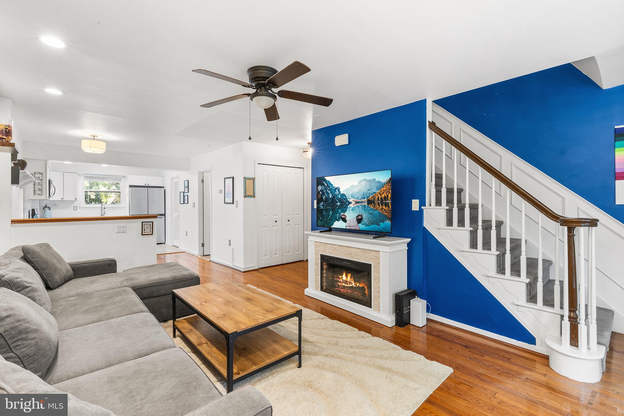 908 GREENWICH STREET