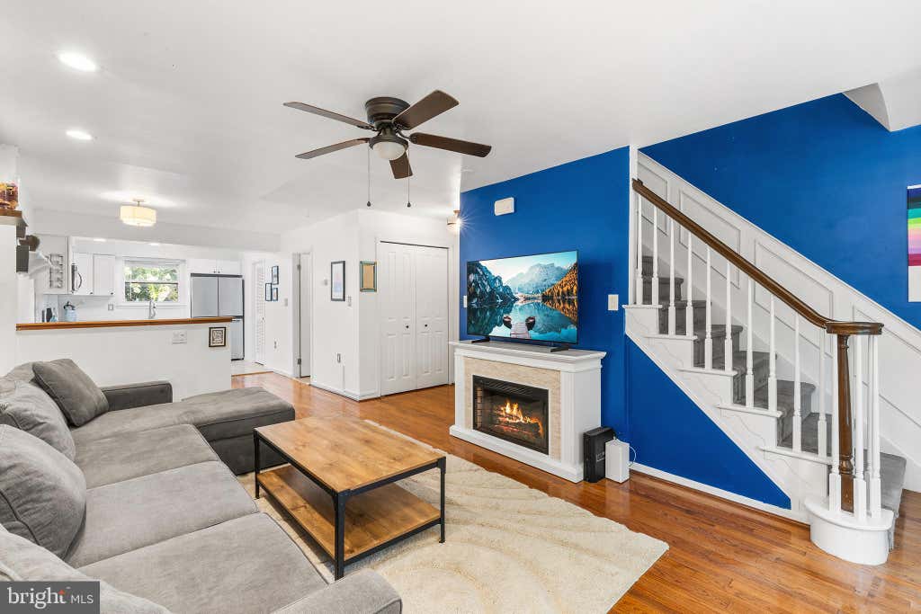 Photo of 908 Greenwich Street, PHILADELPHIA, PA 19147 (MLS # PAPH2645554)