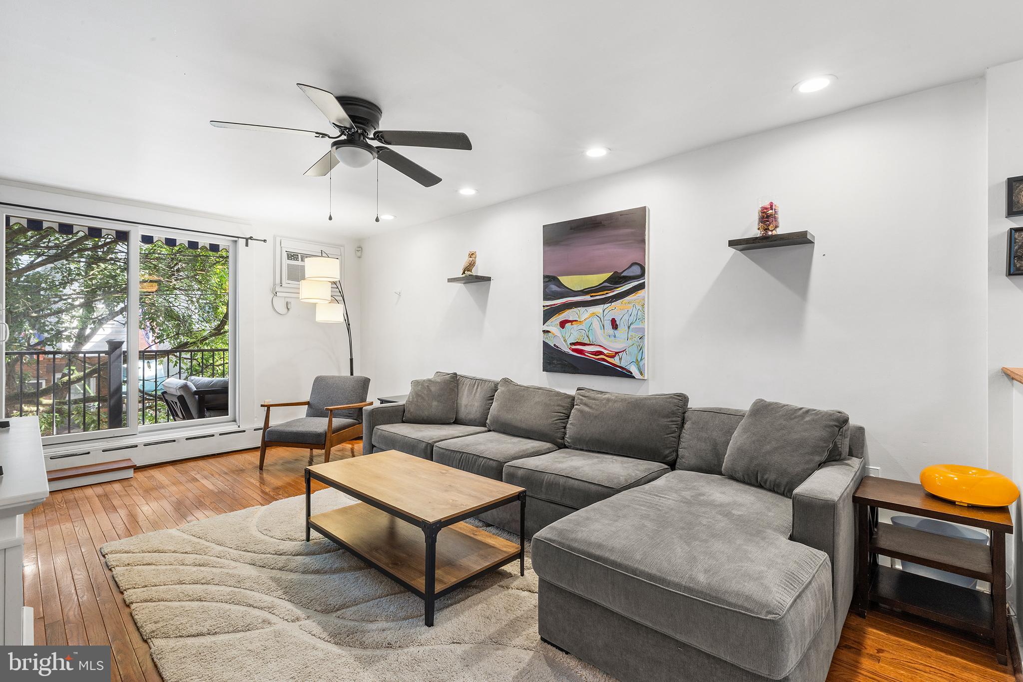 908 GREENWICH STREET