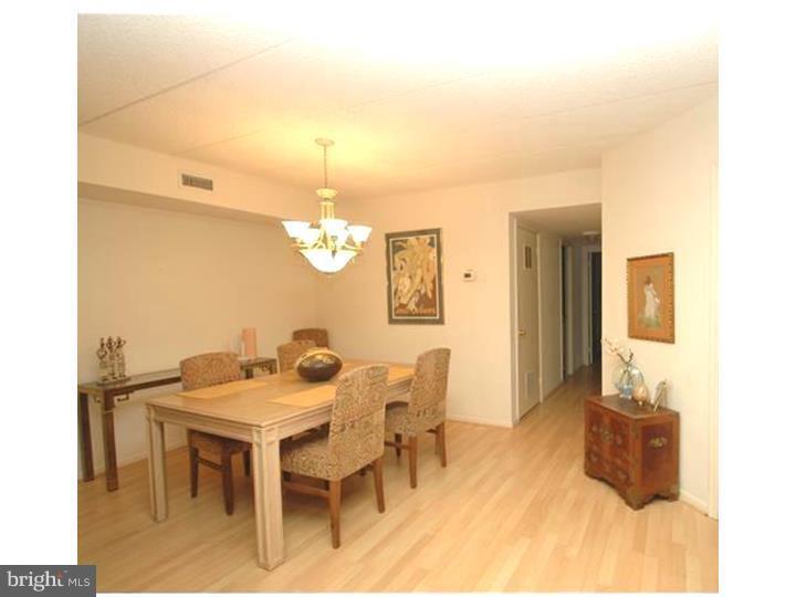 VALLEY GLEN - Residential