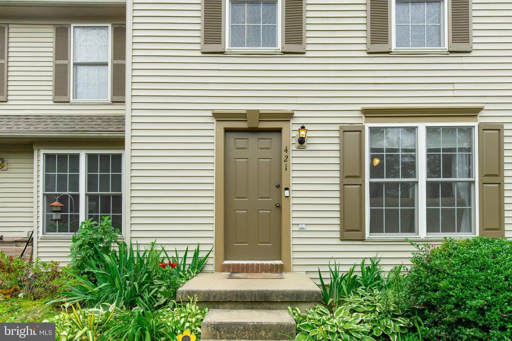 Photo of 421 Banyan Circle Drive, Lancaster, PA 17603 (MLS # PALA2051618)