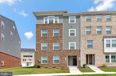 Condo For Sale - 164 Lawndale Drive<br/> BOWIE, MD 20716