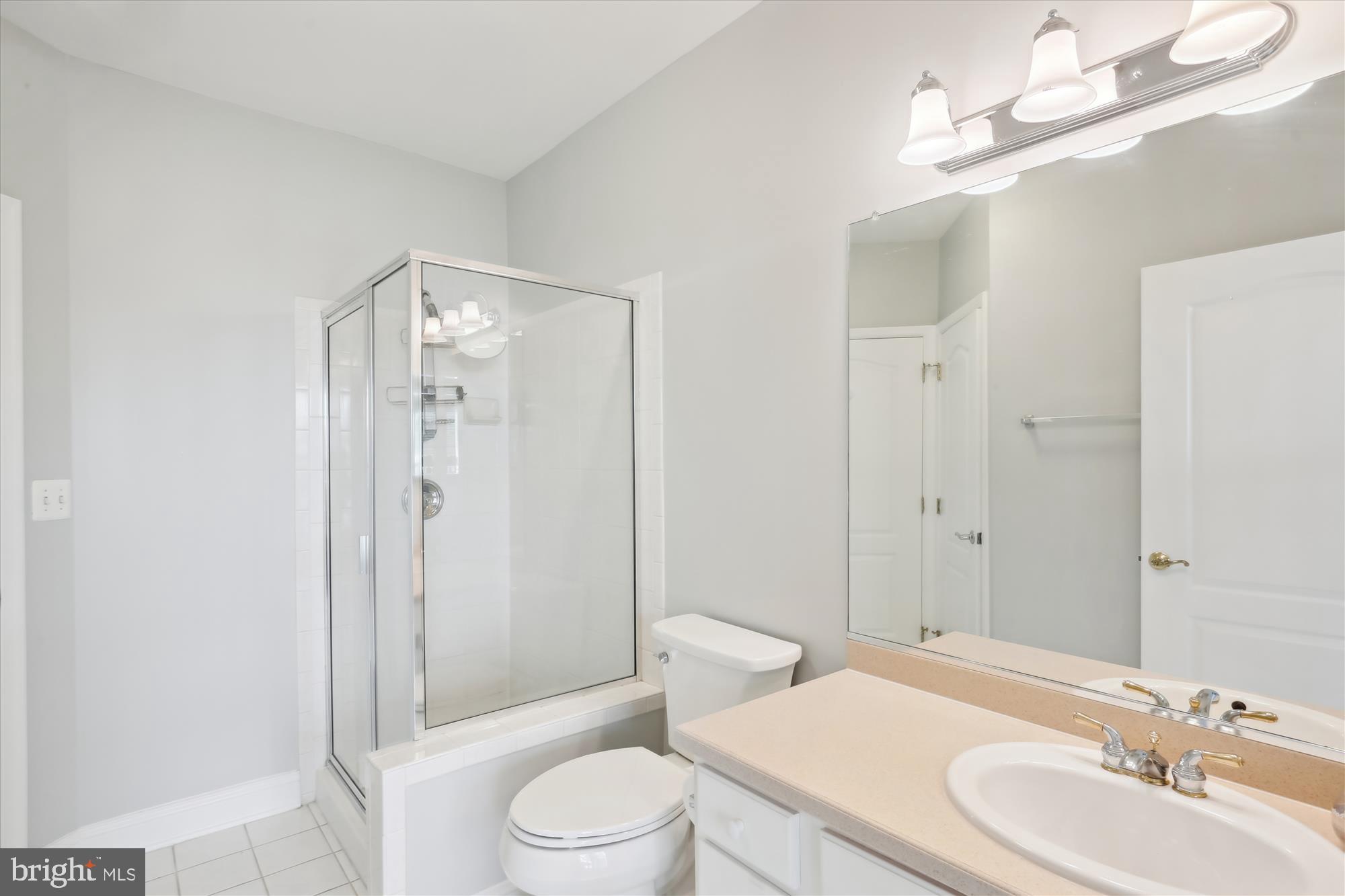 KING FARM VILLAGE - Residential Lease