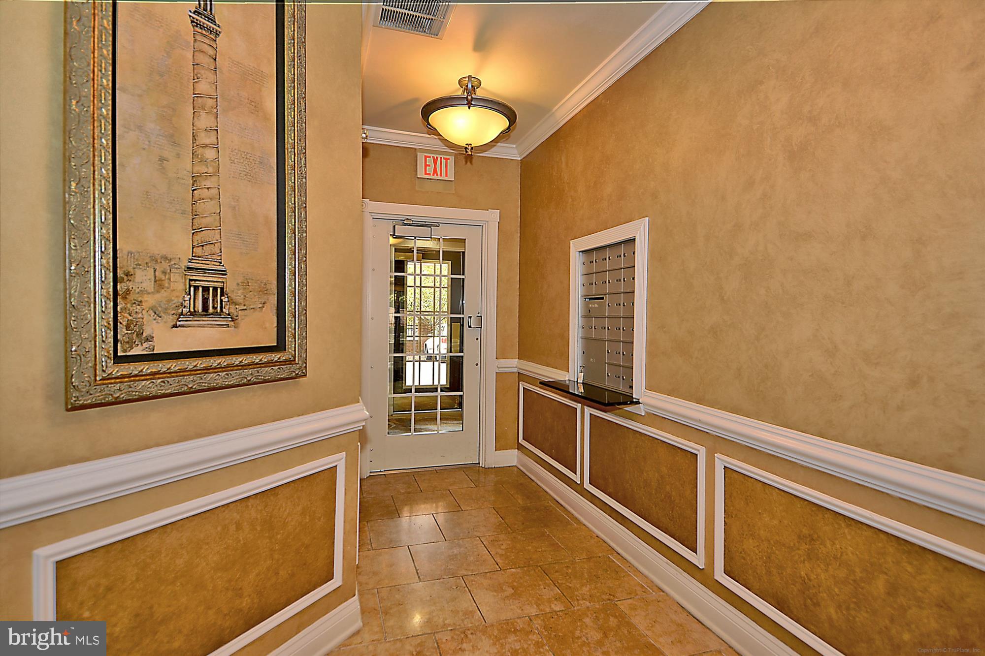 KING FARM VILLAGE - Residential Lease