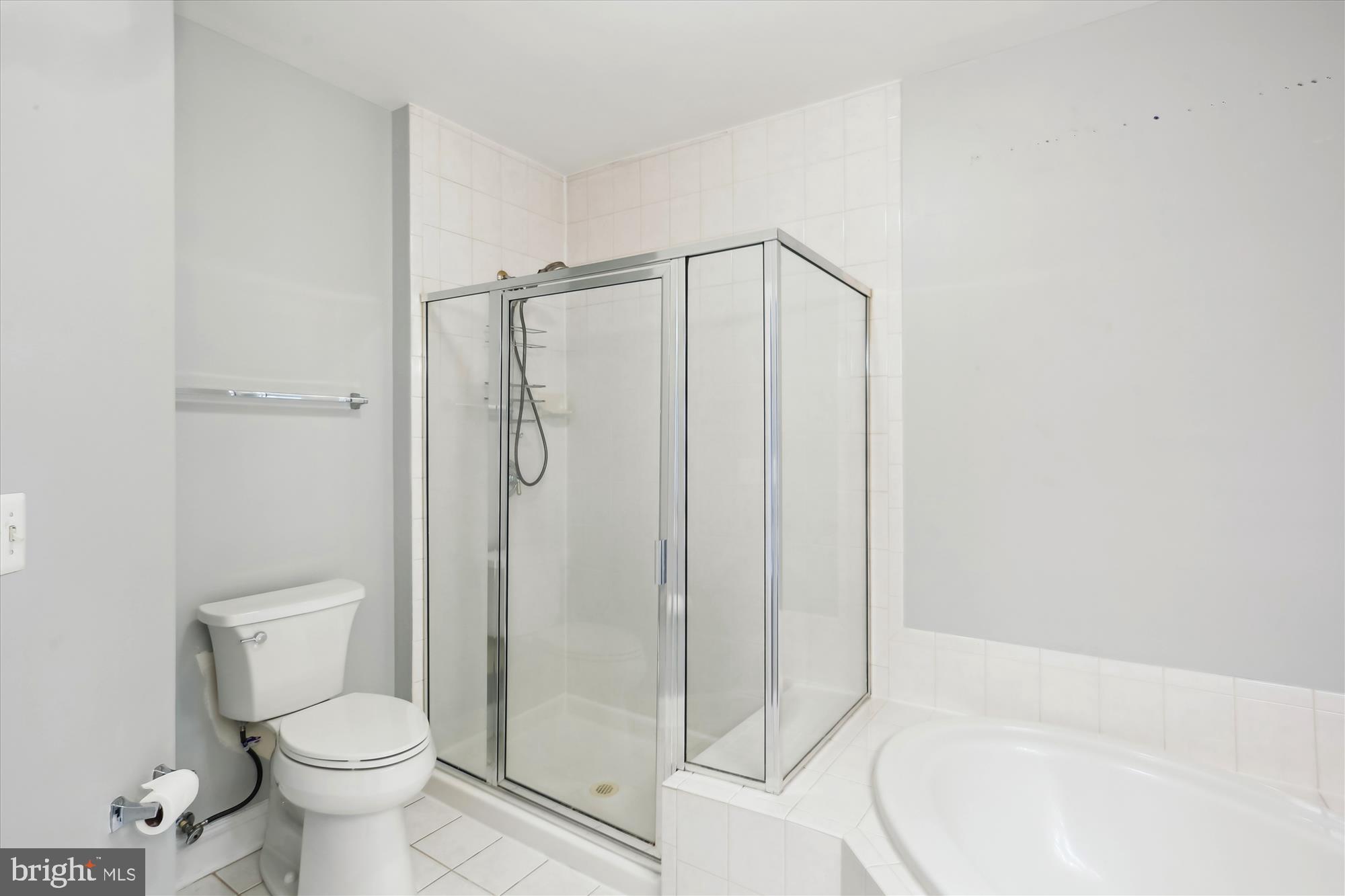 KING FARM VILLAGE - Residential Lease