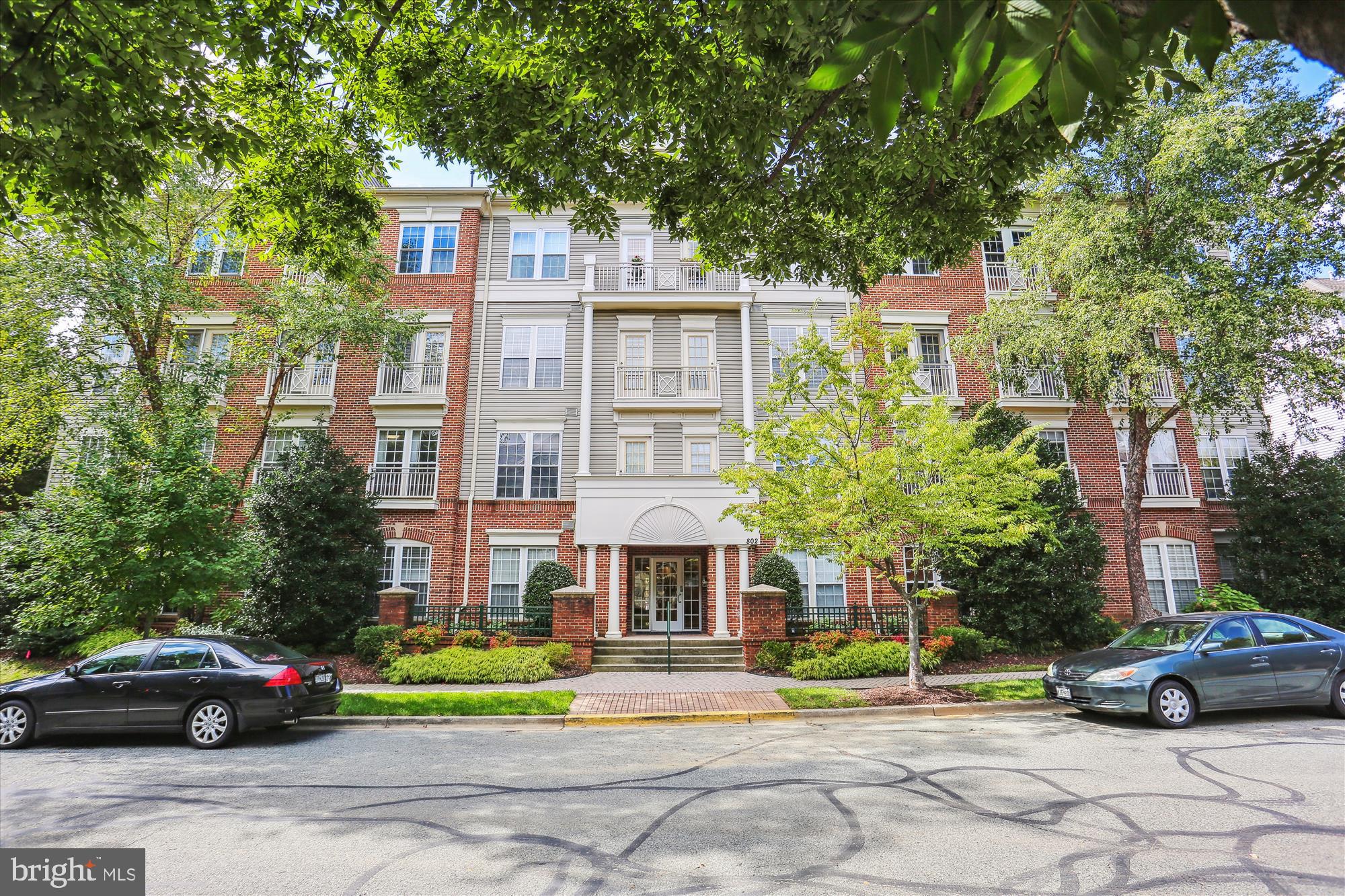 KING FARM VILLAGE - Residential Lease