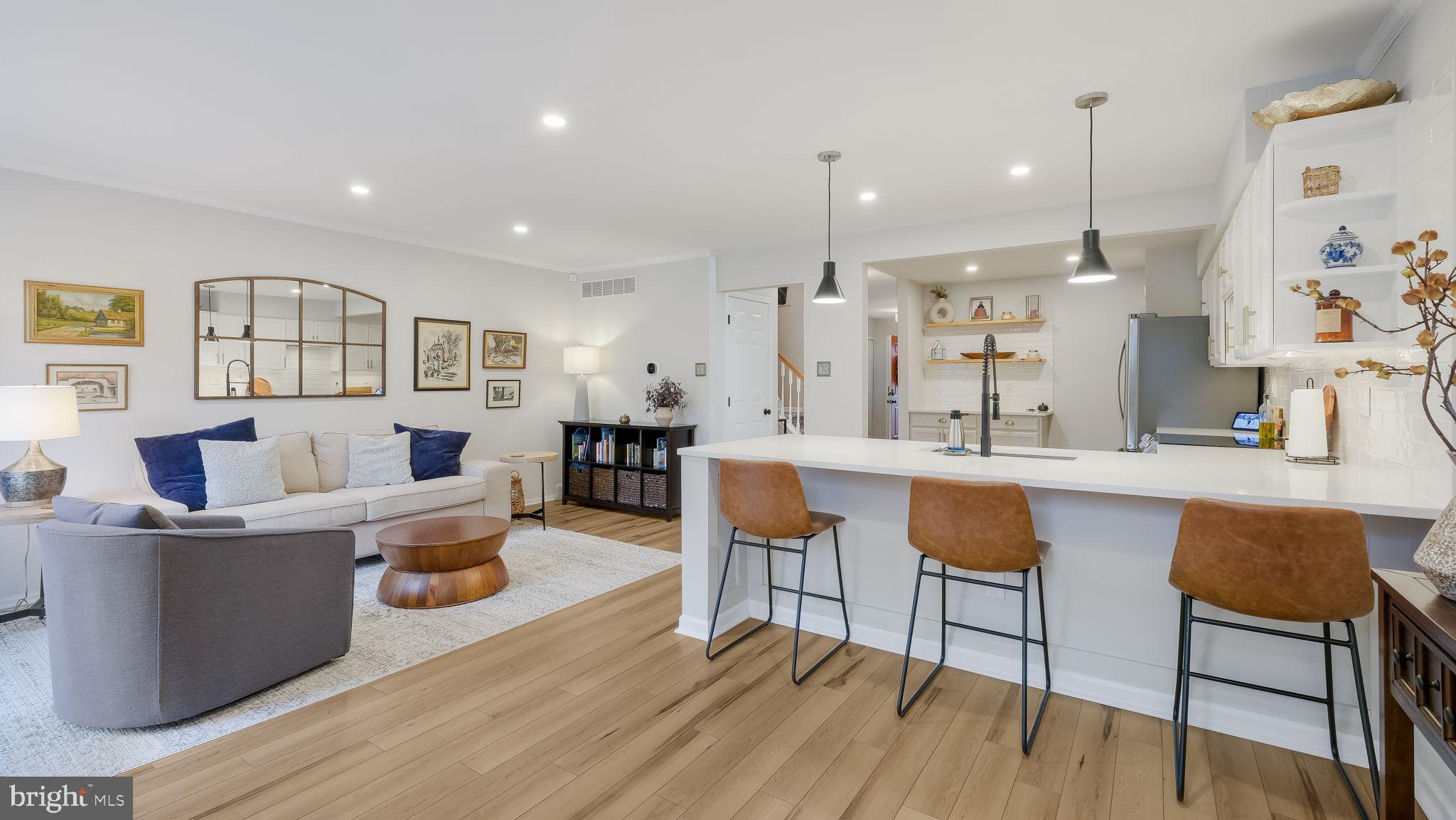 CHARING CROSS - Residential