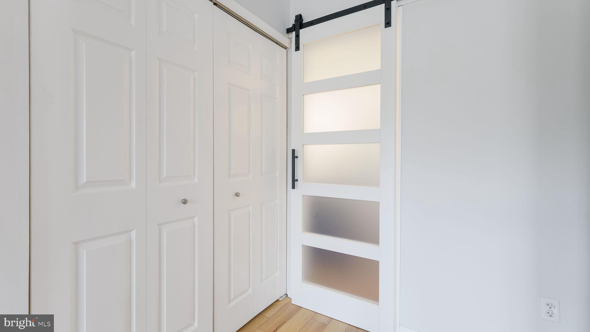 CHARING CROSS - Residential