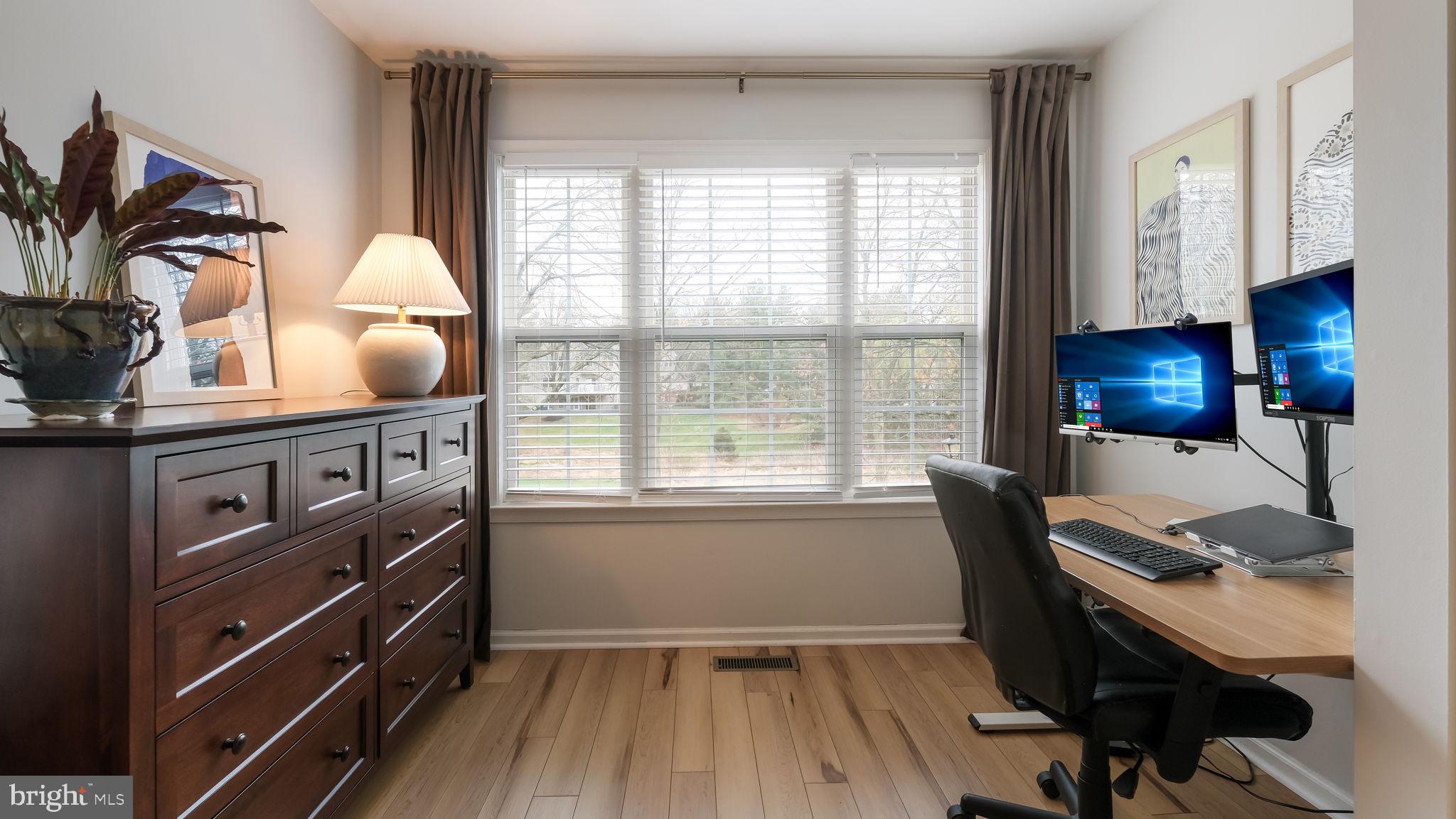 CHARING CROSS - Residential