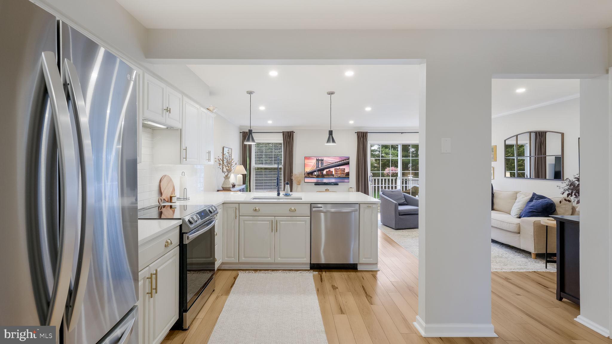 CHARING CROSS - Residential