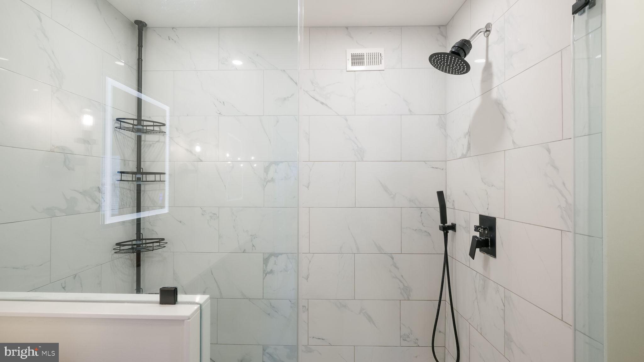 CHARING CROSS - Residential