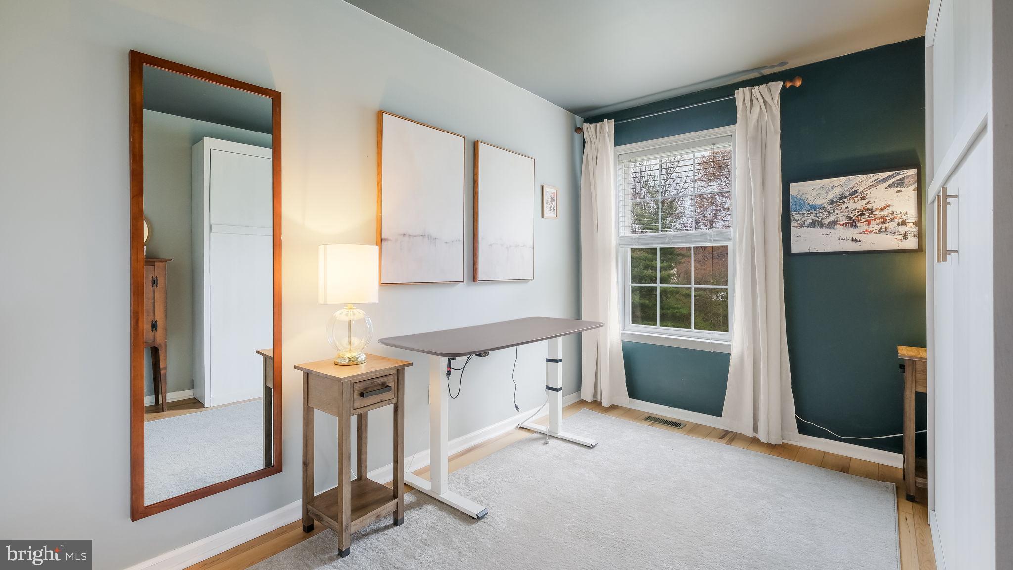 CHARING CROSS - Residential