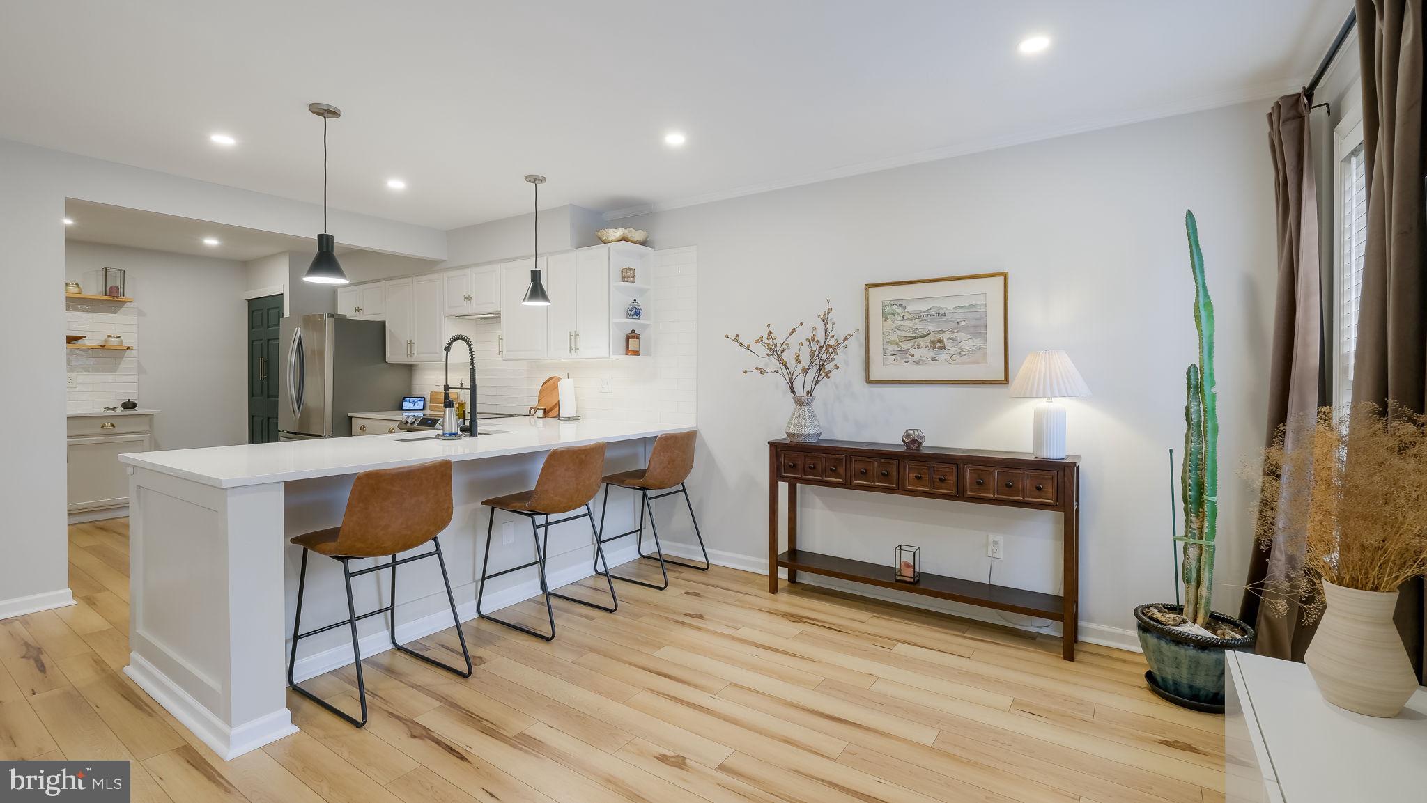 CHARING CROSS - Residential