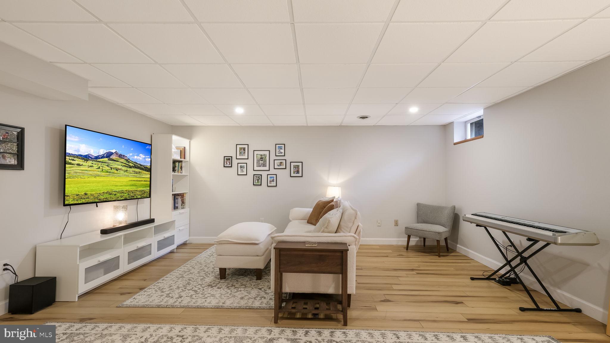 CHARING CROSS - Residential