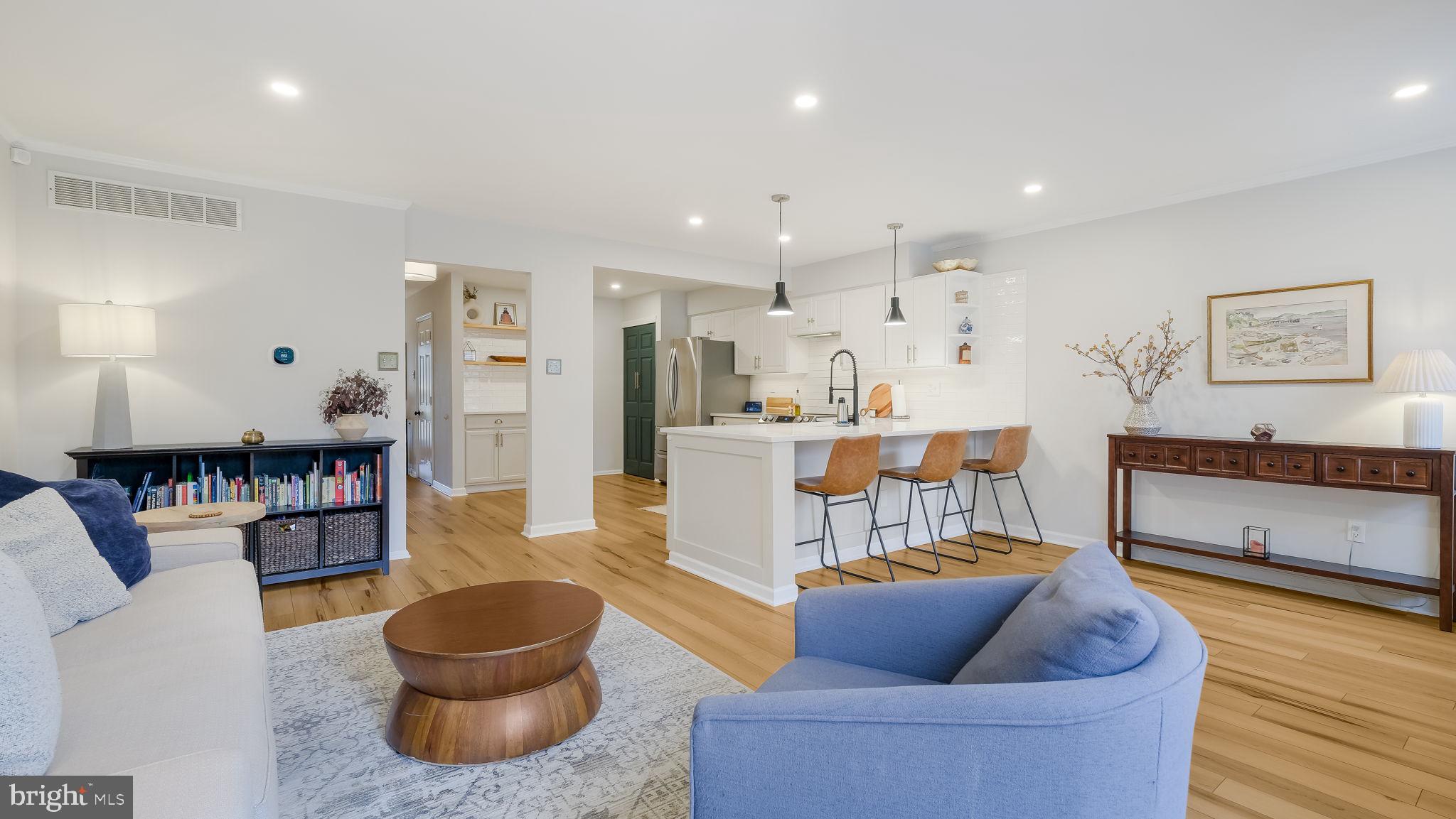 CHARING CROSS - Residential