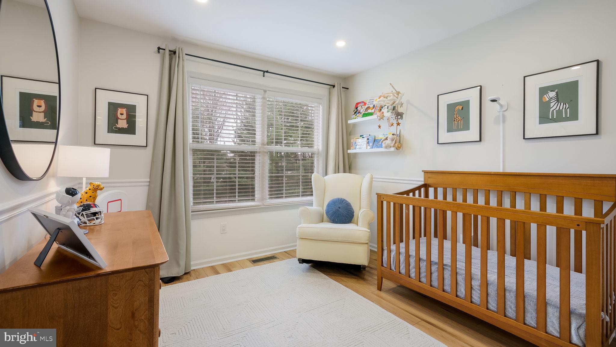 CHARING CROSS - Residential